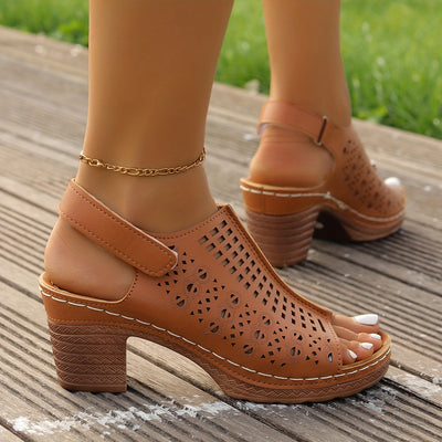 EleganzaStride™ – Damen Sandalen mit elegantem Chunky High Heel