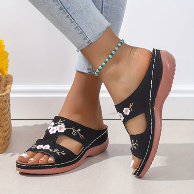 FloraStep™ – Orthopädische Damen Sandalen mit Bequemem Plateau