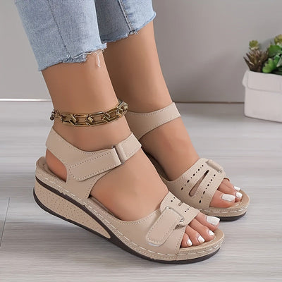 LuxiSole™ – Stilvolle Damen Sandalen mit Plateau & weichem Fußbett